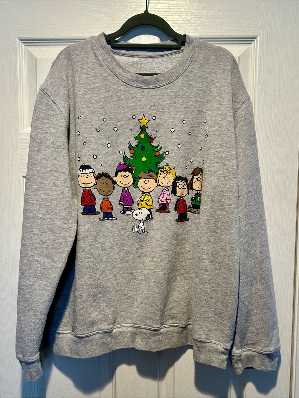 Women’s Grey Holiday Crewneck Sweatshirt with Peanuts Graphic